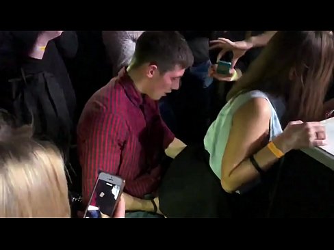 ❤️ Todellista seksiä venäläisessä yökerhossa. 18-vuotias venäläinen tyttö peräaukkoon ja emättimeen nussittu yökerhossa ❤❌ Just porn at fi.eviewporn-com.ru